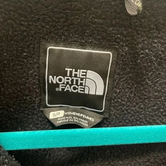 The North face zip up size small - Picture 2 of 4
